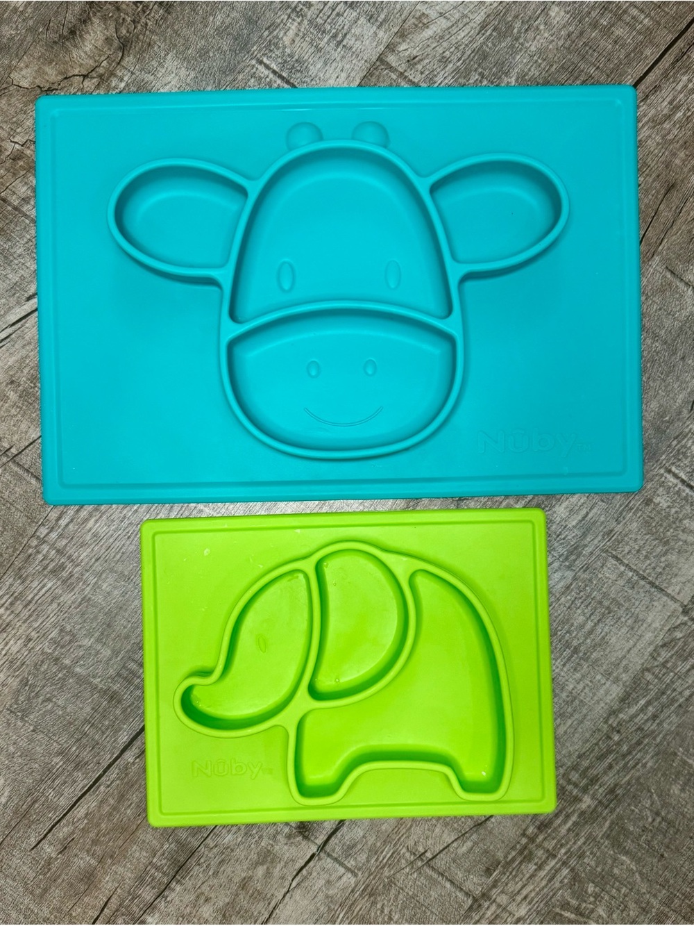 Nuby Silicone‎ Baby Plates Divided Suction Style Feeding Plates Set